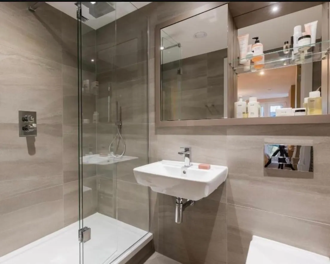 Luxury Stylish Nests In Central Edinburgh-Moda 0*, Эдинбург Великобритания